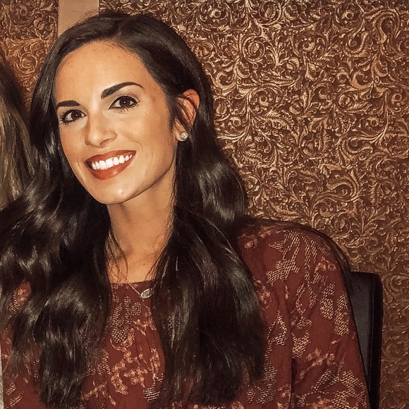 Meet your Posher, Rebecca - Picture 1 of 1